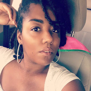 Meet your Posher, Ayesha